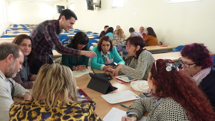 Claustro virtual trabajando en modo presencial